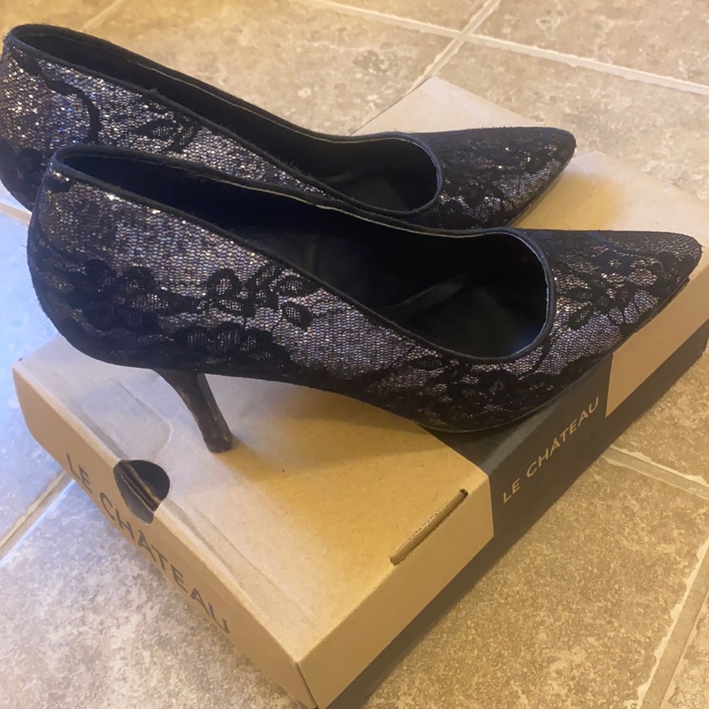 Worn Once! Le Chateau Pewter/Etain Size 8